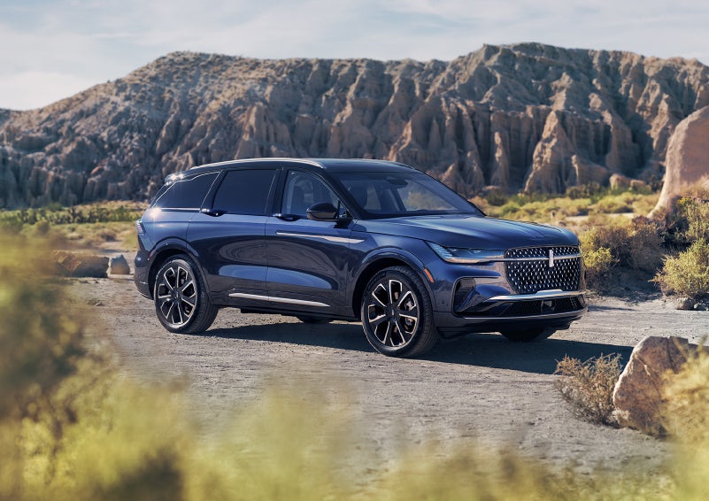 A 2024 Lincoln Nautilus® SUV is parked in a desert national park. | Lincoln Demo 3 in Wooster OH