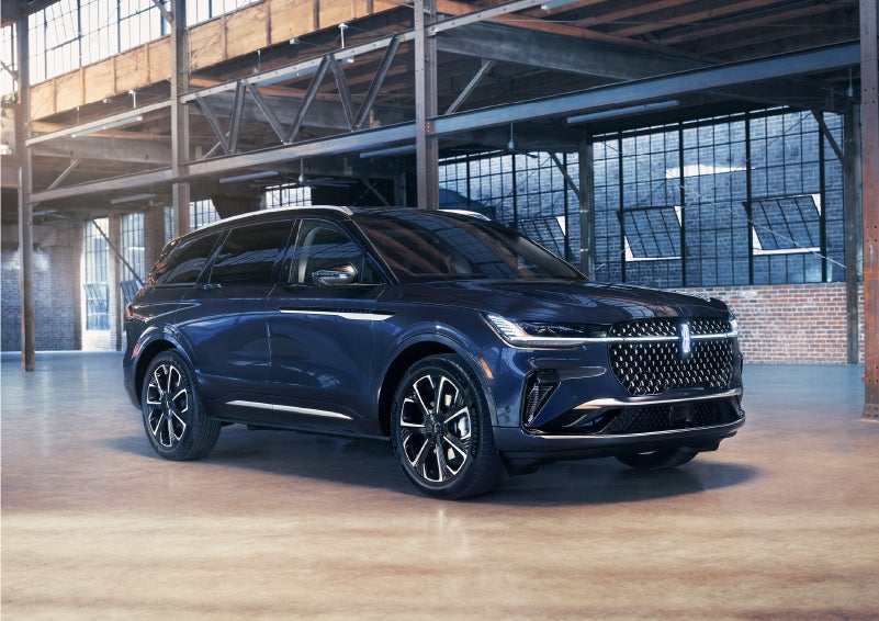 A 2024 Lincoln Nautilus® SUV is parked in an industrial space. | Lincoln Demo 3 in Wooster OH
